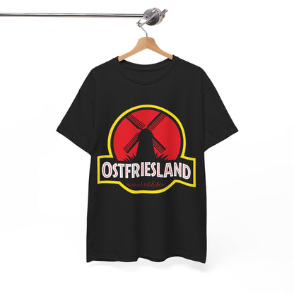 Ostfriesland T-Shirt – Jurassic Style Leuchtturm Design – Unisex Shirt in Schwarz