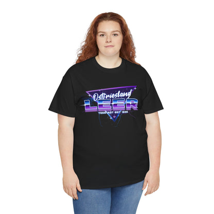 Ostfriesland - Leer – Retro Wave Edition – T-Shirt im 80er-Style – Unisex T-Shirt - Schwarz