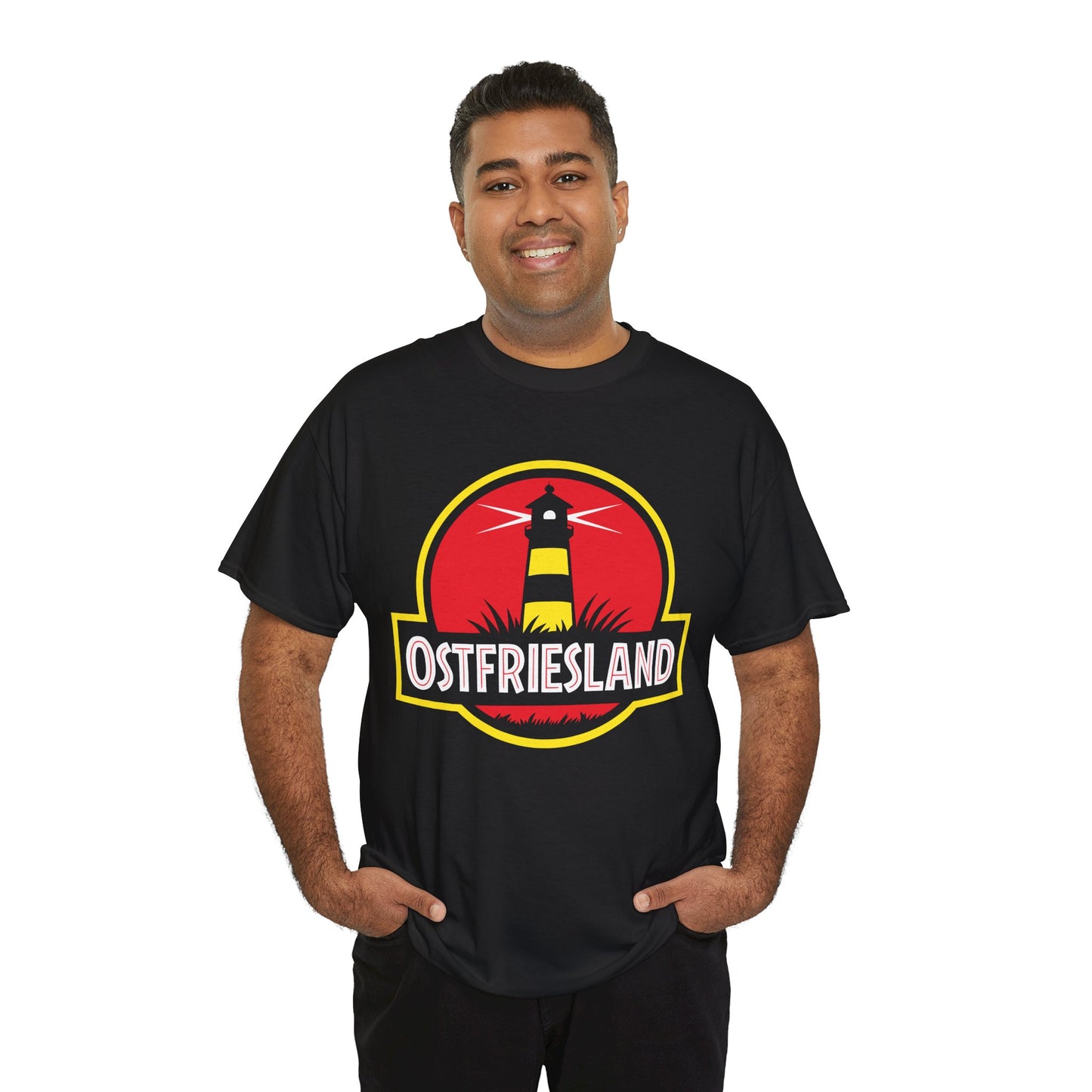 Ostfriesland T-Shirt – Jurassic Style Leuchtturm Design – Unisex Shirt in Schwarz
